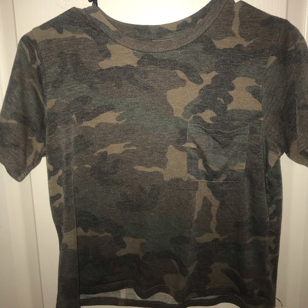 Camo pocket tee